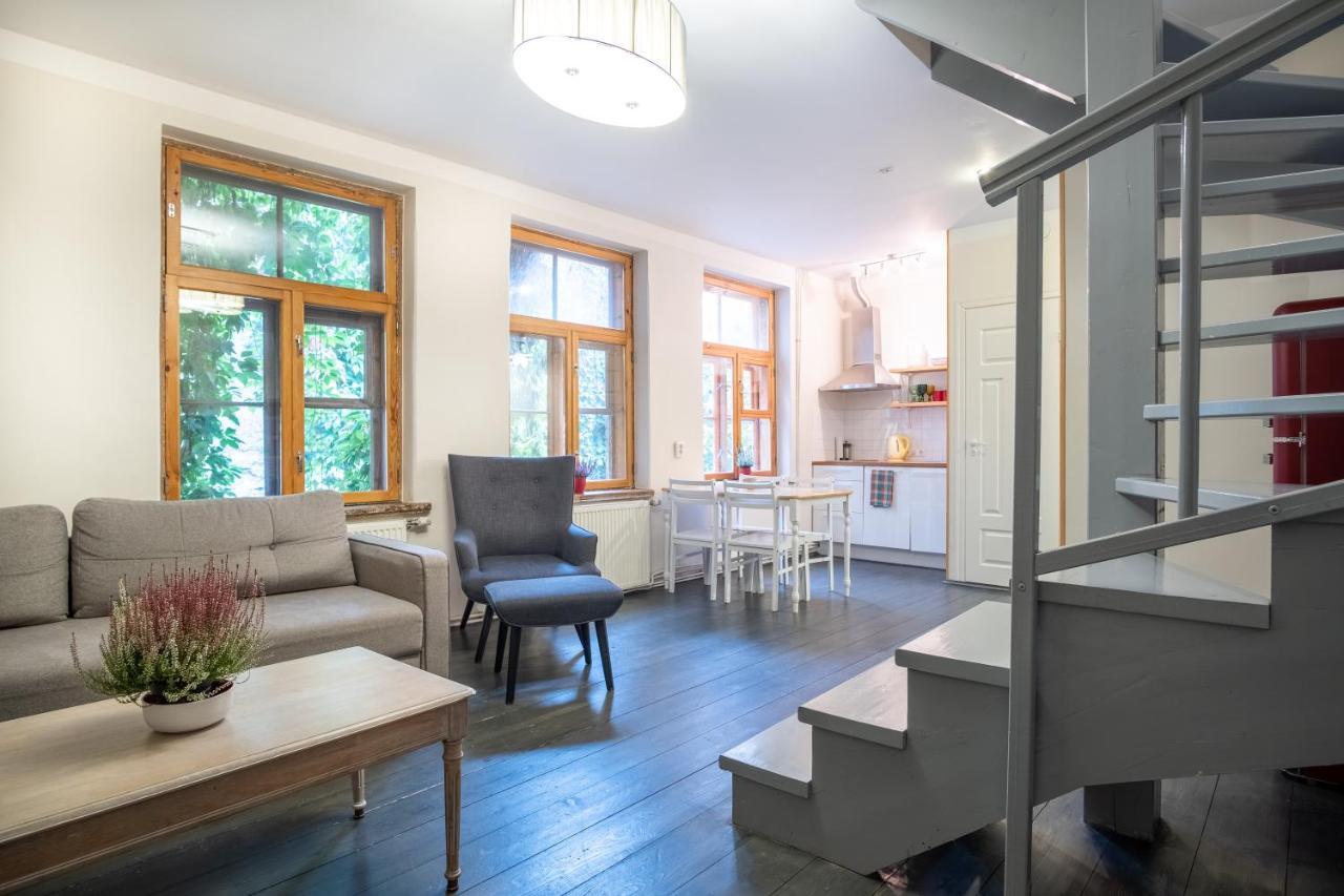 Dream Stay - Bright 2-Bedroom 2-Floor Old Town Apartment Tallin Exterior foto