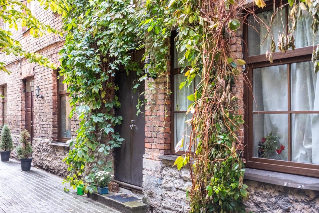 Dream Stay - Bright 2-Bedroom 2-Floor Old Town Apartment Tallin Exterior foto