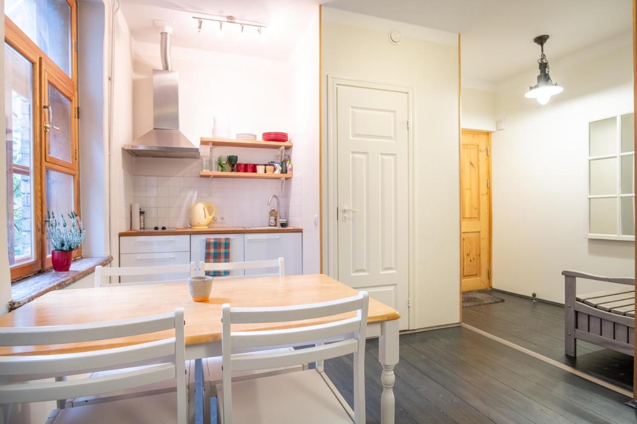 Dream Stay - Bright 2-Bedroom 2-Floor Old Town Apartment Tallin Exterior foto
